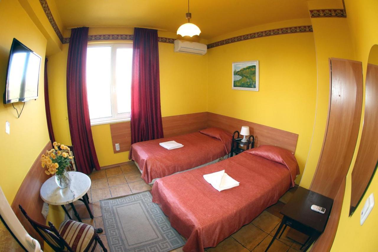 Colored House Apartments Sofia Bagian luar foto